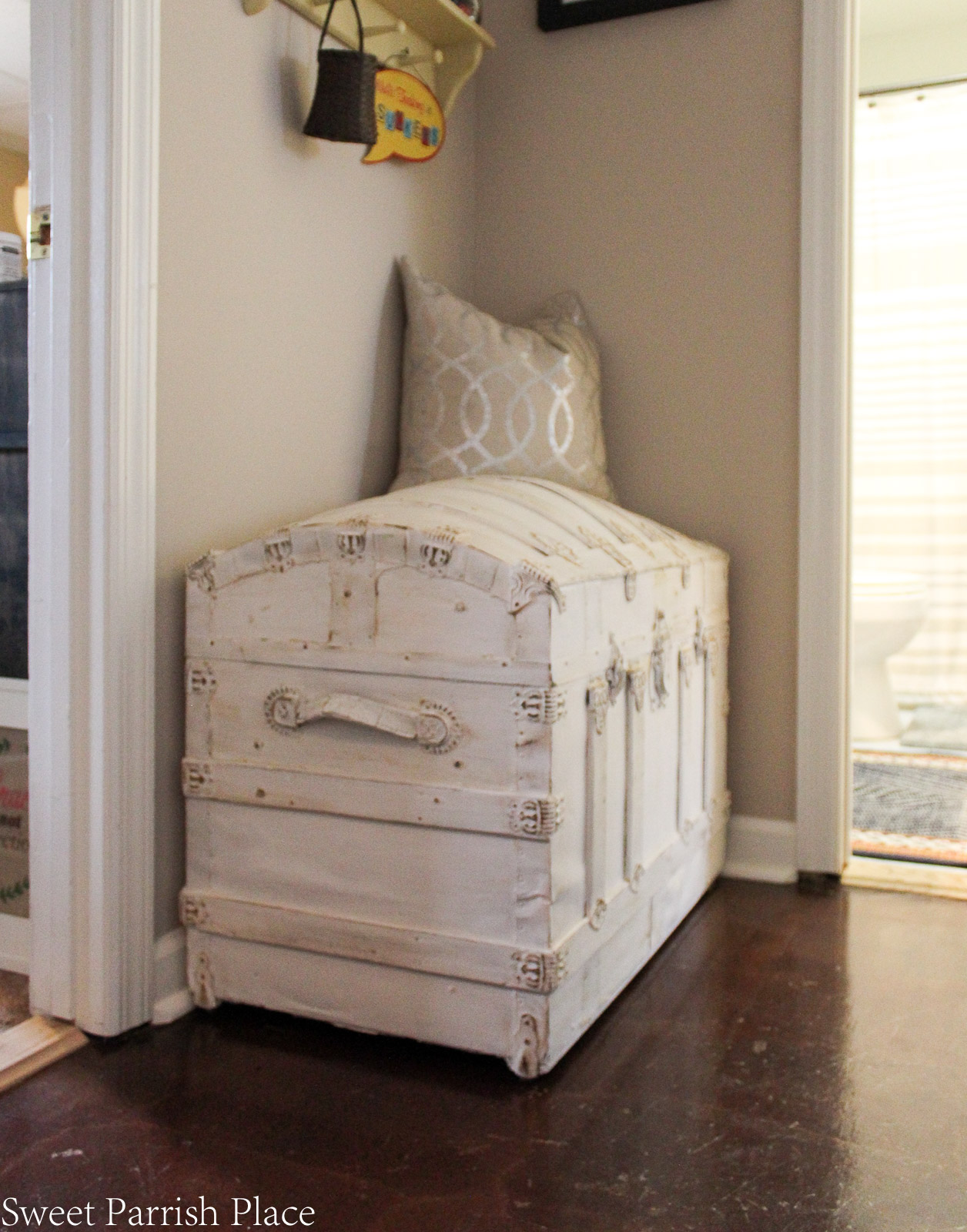 Vintage Trunk Makeover