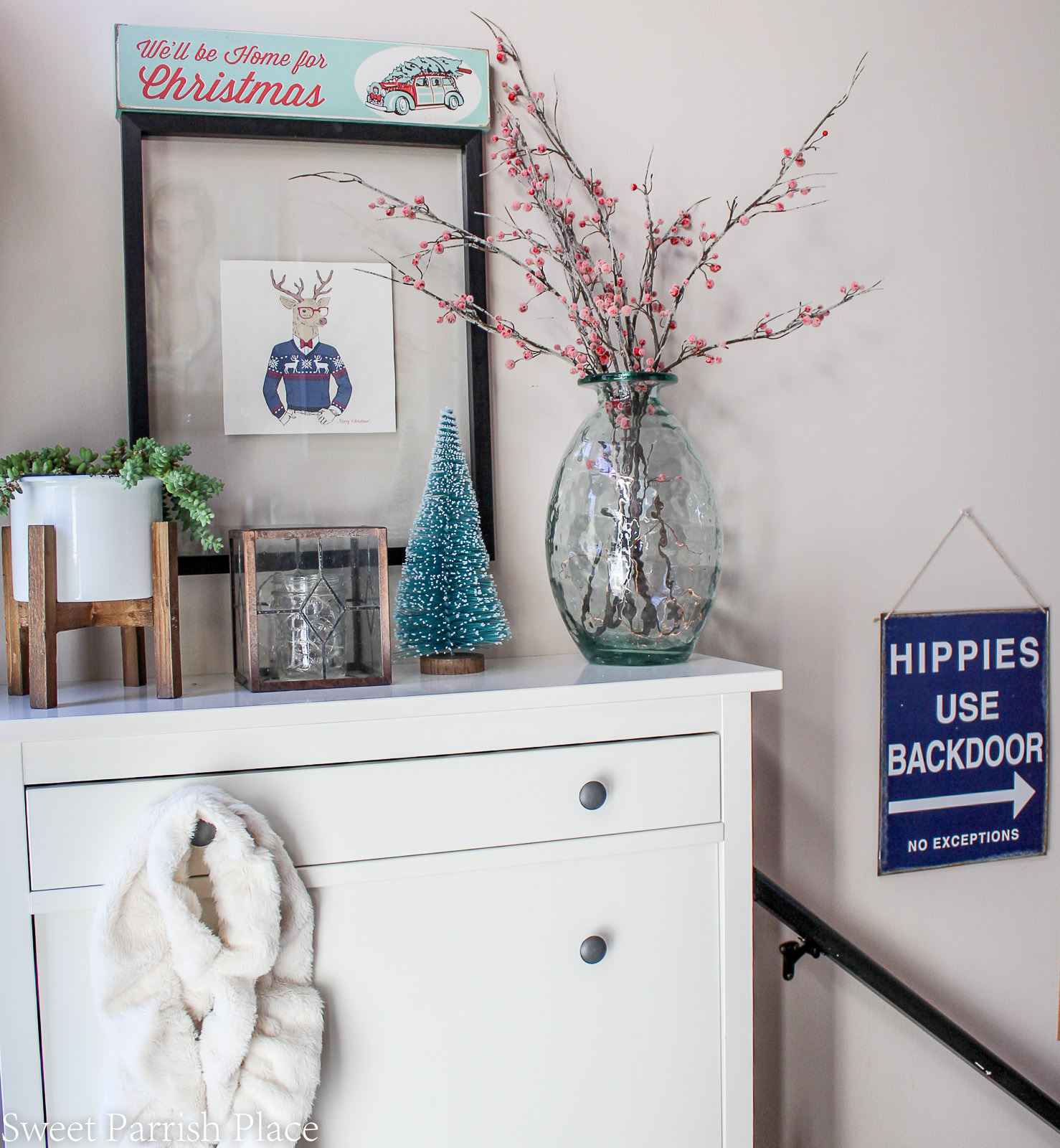 boho chic Christmas entryway 4