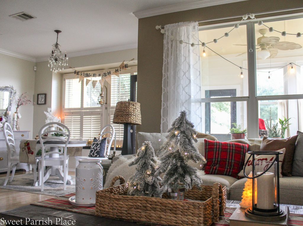 cozy and casual Christmas tour- view into breakfast room