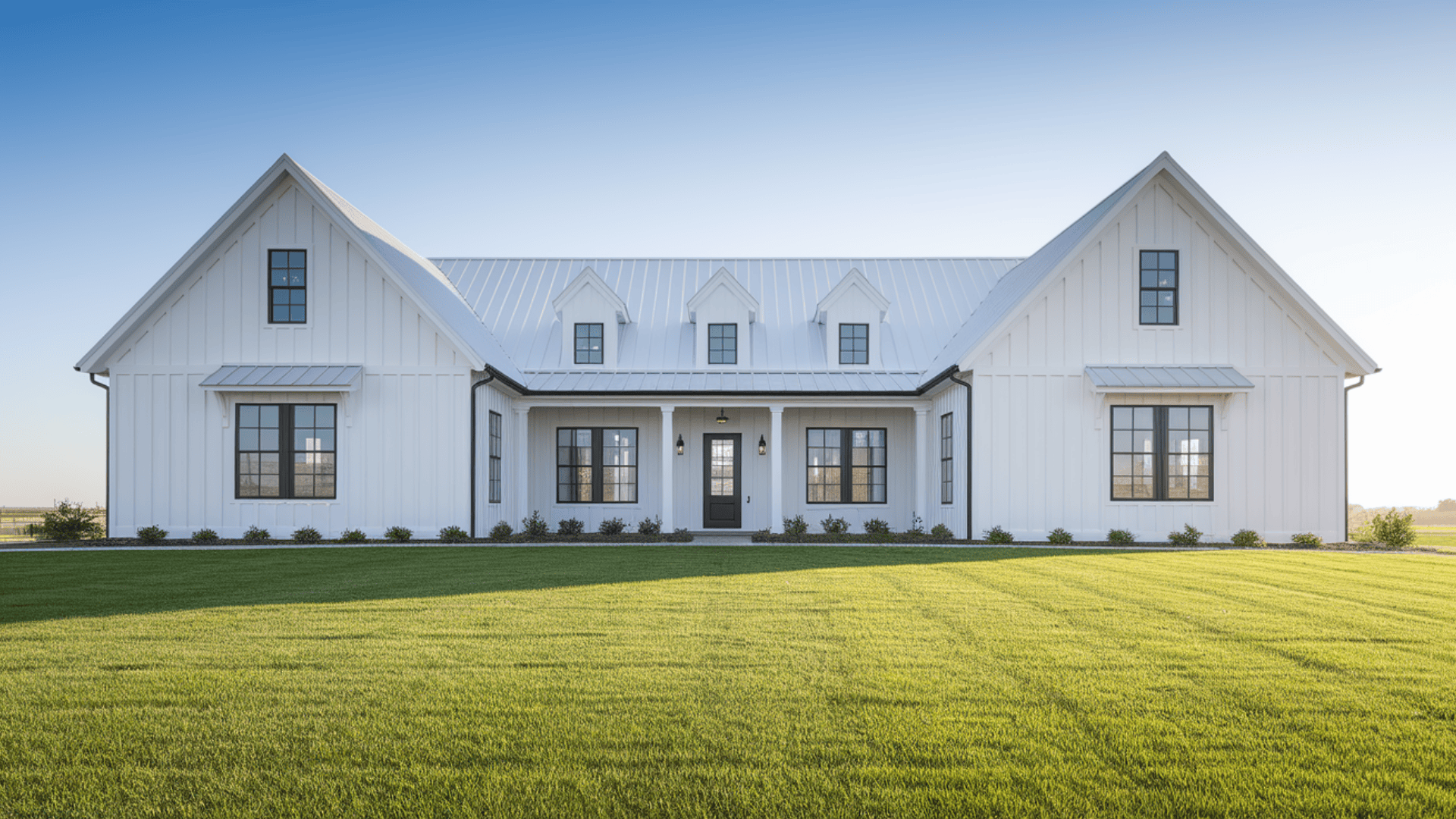 13. Stylish Black Trimmed Farmhouse