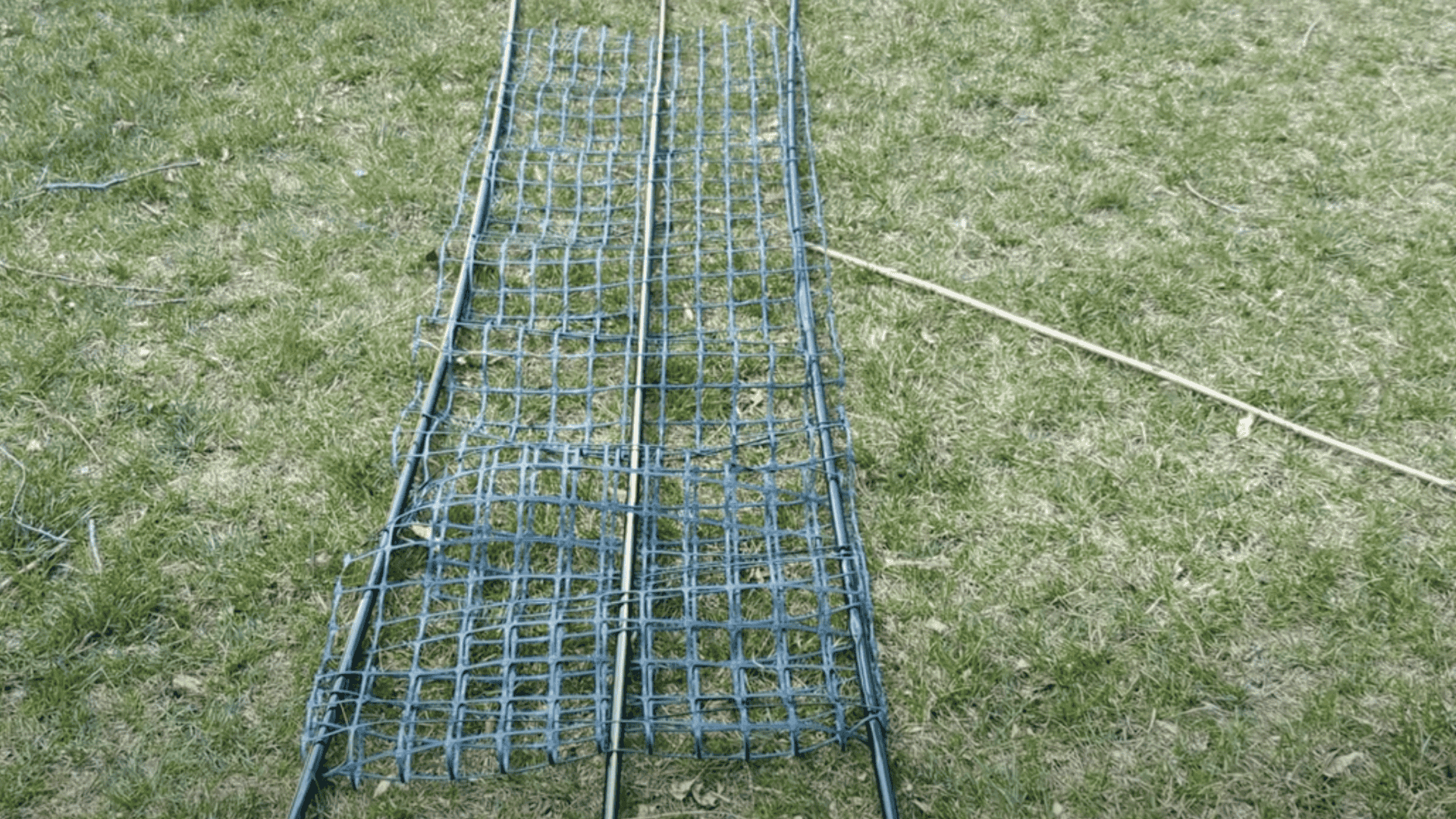 Step_3_Assemble_the_Arch_Top_Using_PVC_and_Mesh