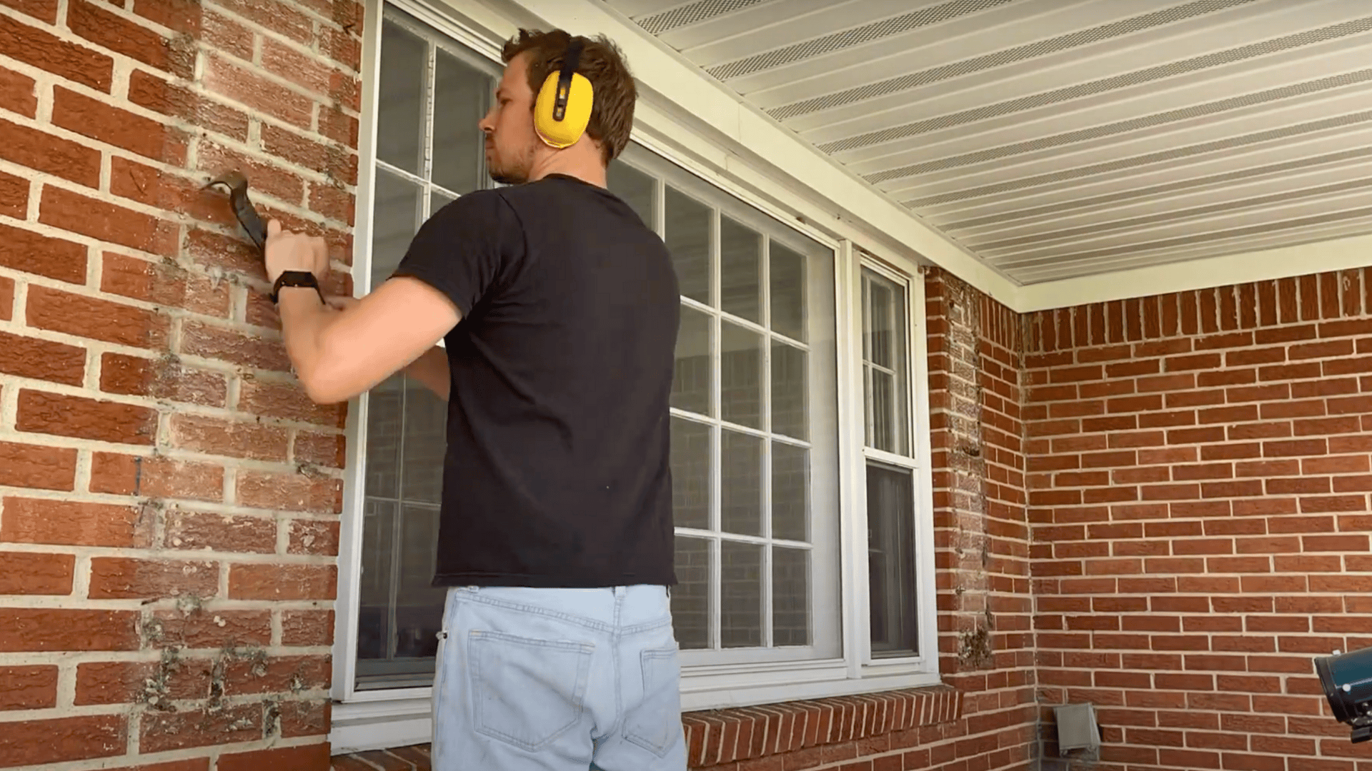 Step_1_Remove_Fixtures_and_Clean_the_Brick