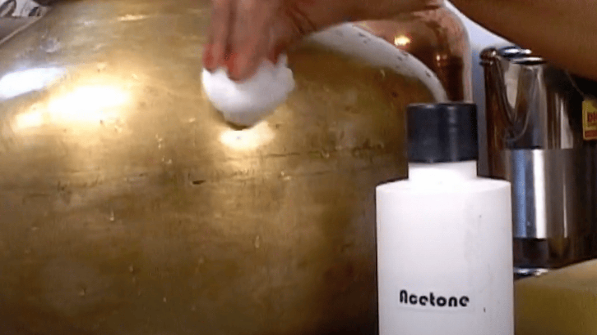 Step_3_Apply_Acetone_for_Stubborn_Lacquer
