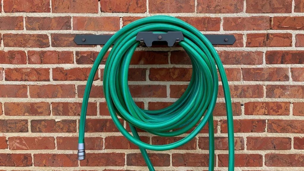 hang-hoses-loosely-prevent-kinks